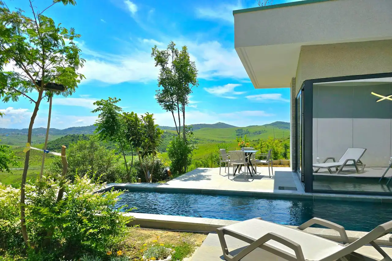 Villa 90qm in Kap Rodon-Durres mit privatem Pool, 2 Schlafzimmer, 2 Bäder, Garten
