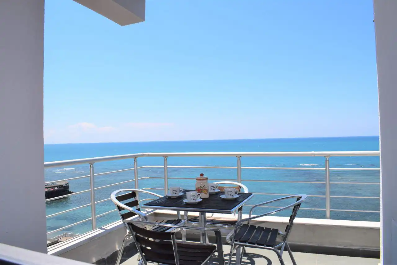 Wohnung 100qm in Durres mit Meerblick, 2 Schlafzimmer, 2 Bäder, direkt am Meer