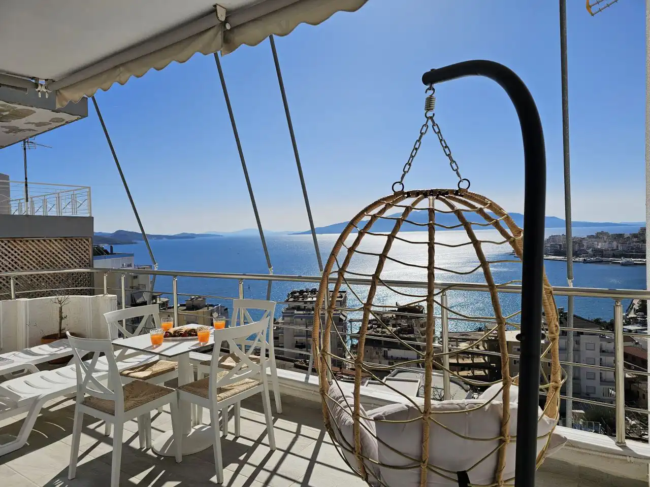 Wohnung 102qm in Saranda mit Meerblick, 2 Schlafzimmer, 2 Bäder