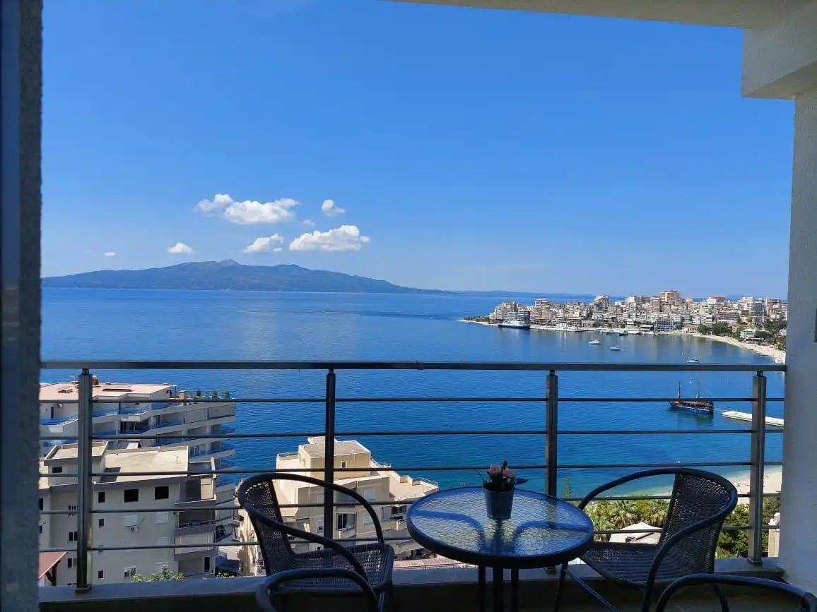 Wohnung 70qm in Saranda mit Meerblick, 1 Schlafzimmer, 1 Bad, Balkon, 200 Meter zum Meer